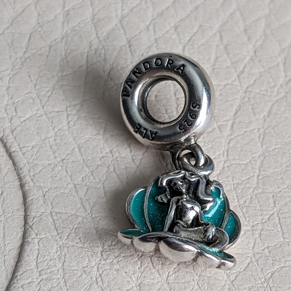 Pandora x Disney Ariel Seashell Charm - Picture 6 of 12